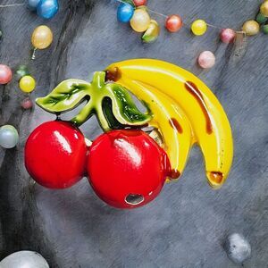 Vtg Retro 3d Banana & Apple Tropical Fruit Enamel Over Metal Pin School Colors